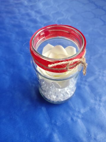 13_sklenicka_ozdoba_stolu