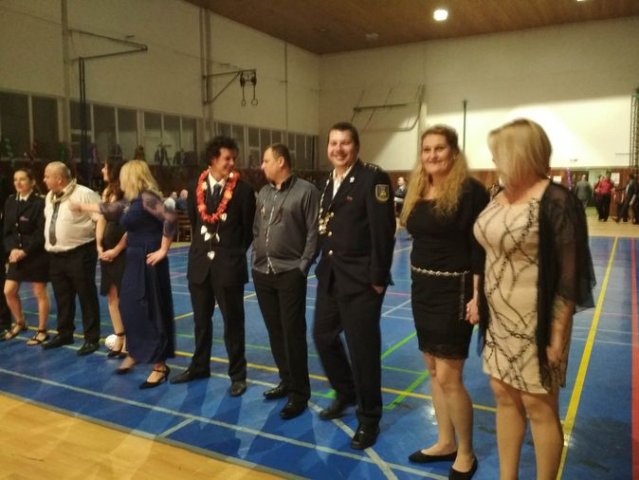 img_20200201_222826_burst1