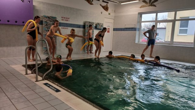 Zakonceni_sezony_bazen_13_30_11_24