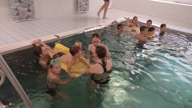 Zakonceni_sezony_bazen_9_30_11_24